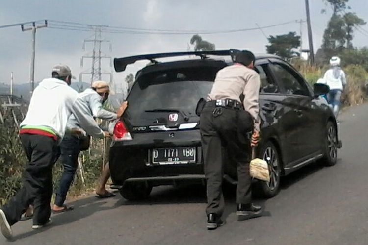 Anjuran dan Larangan Saat Mobil Anda Rusak